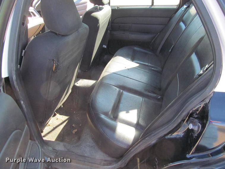 image for item J2606 2010 Ford Crown Victoria Police Interceptor