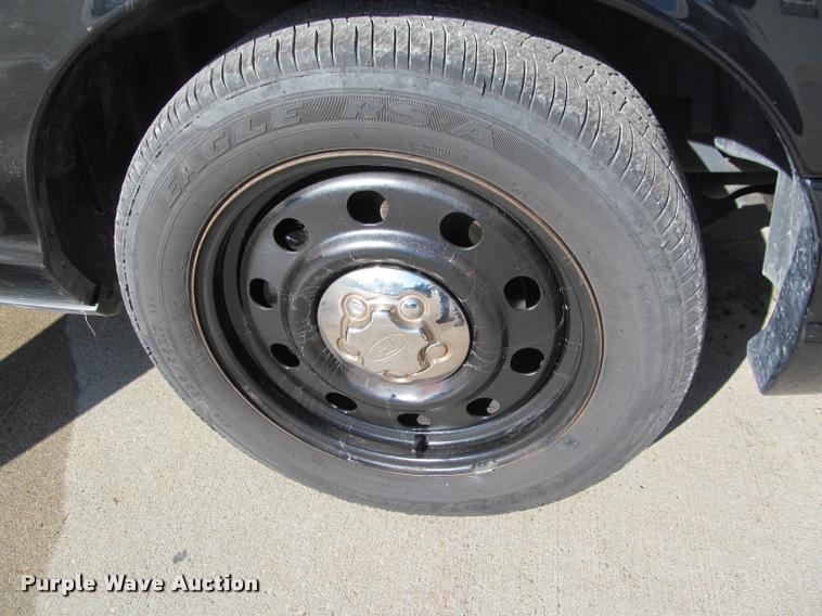 image for item J2606 2010 Ford Crown Victoria Police Interceptor