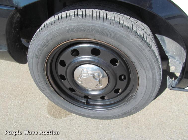 image for item J2606 2010 Ford Crown Victoria Police Interceptor