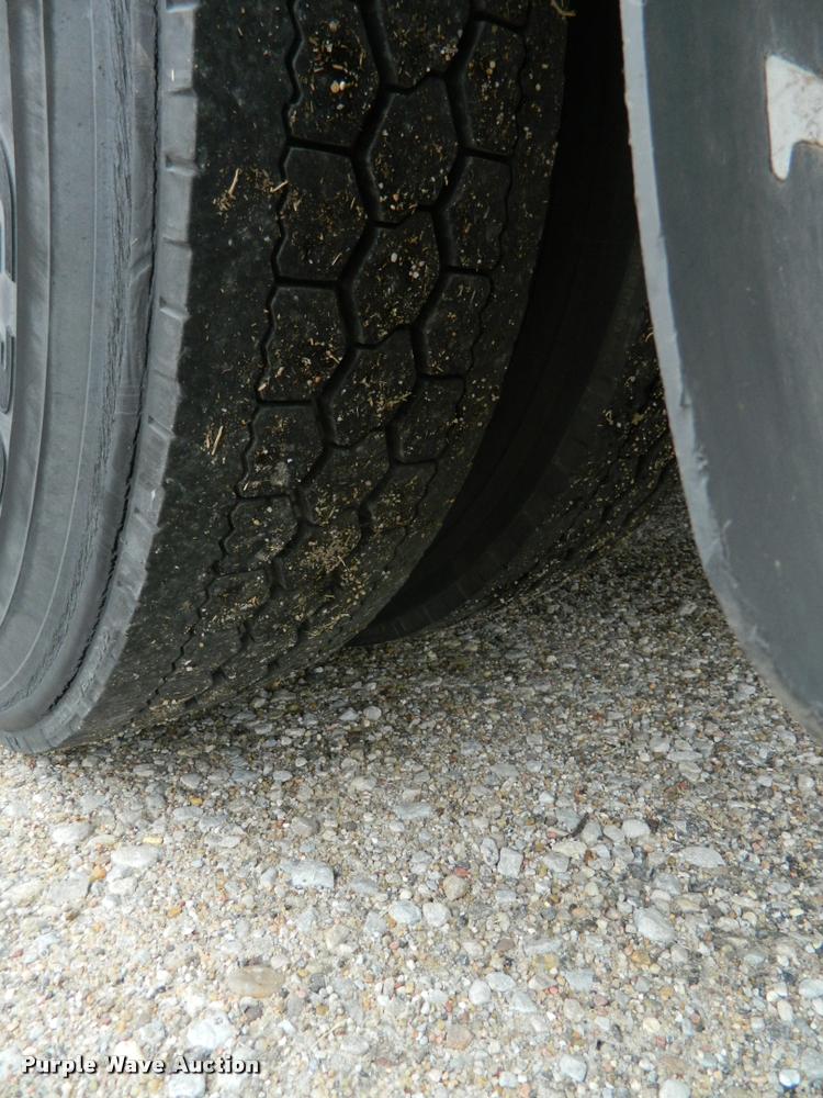 image for item K2588 1996 International 3800 school bus