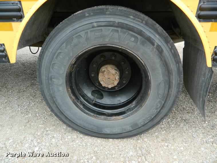 image for item K2588 1996 International 3800 school bus