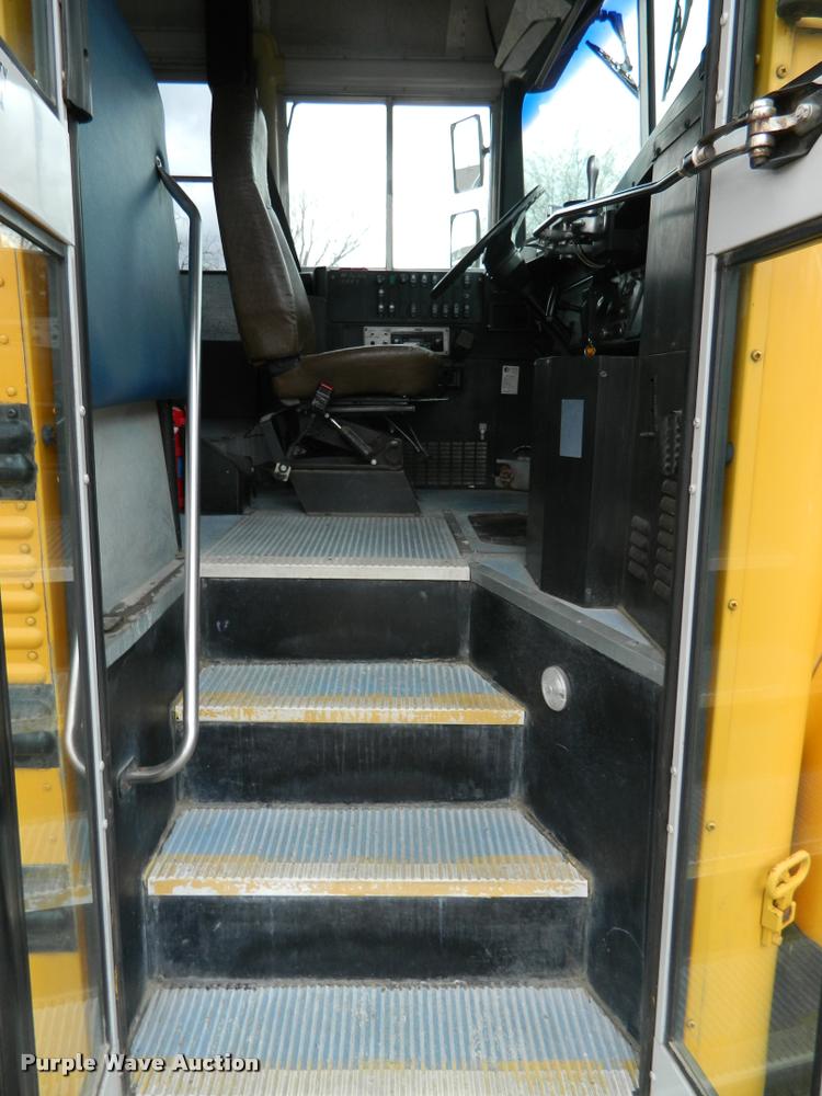 image for item K2588 1996 International 3800 school bus