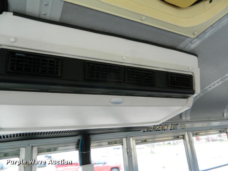 image for item K2588 1996 International 3800 school bus