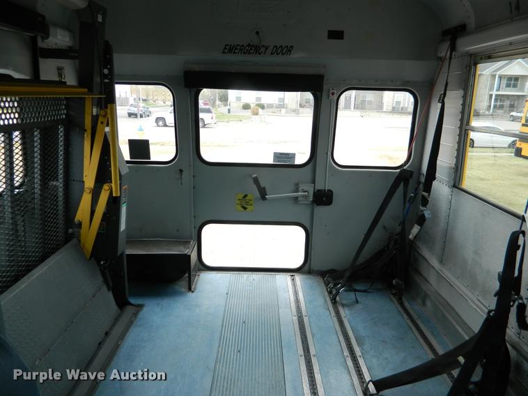 image for item K2588 1996 International 3800 school bus