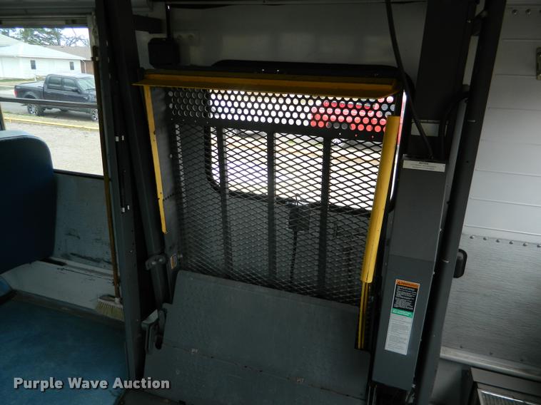 image for item K2588 1996 International 3800 school bus