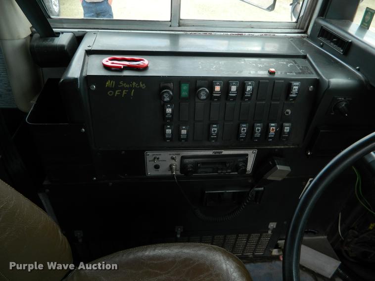 image for item K2588 1996 International 3800 school bus