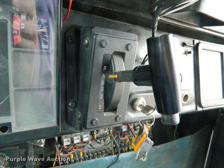 image for item K2588 1996 International 3800 school bus