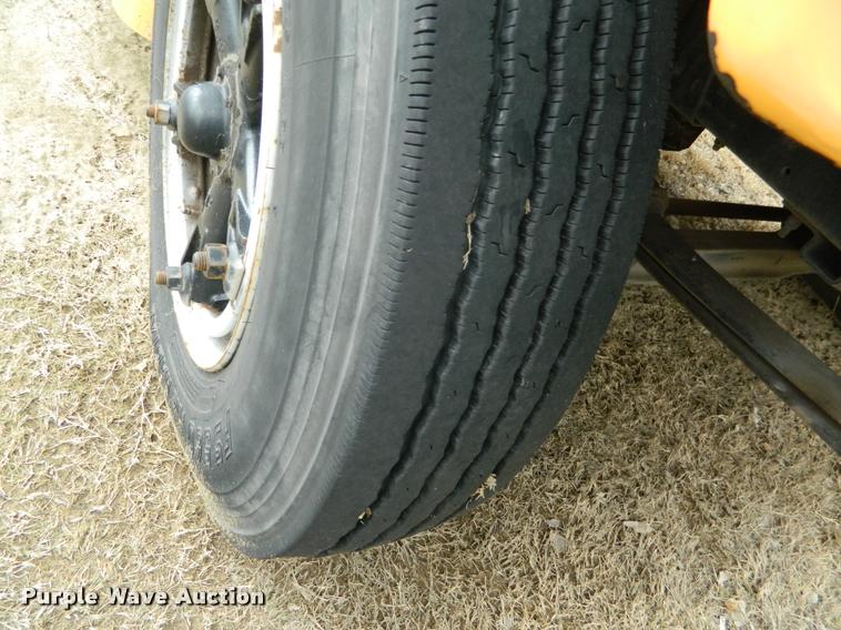 image for item K2589 1995 Chevrolet school bus