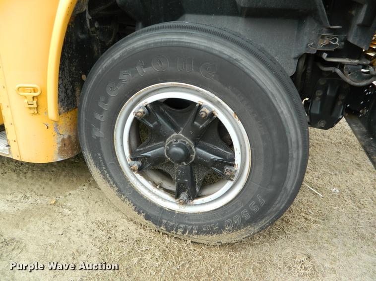 image for item K2589 1995 Chevrolet school bus