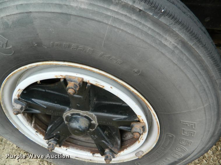 image for item K2589 1995 Chevrolet school bus