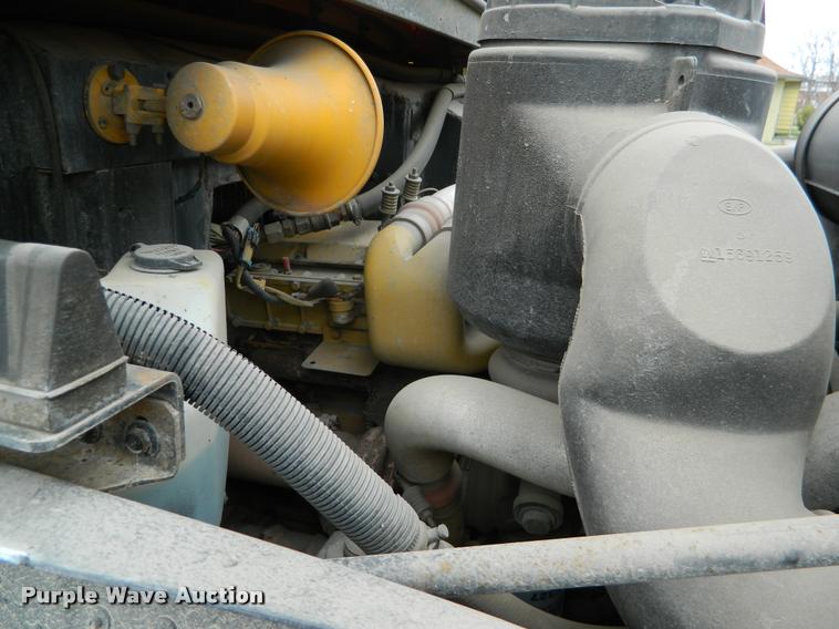 image for item K2589 1995 Chevrolet school bus