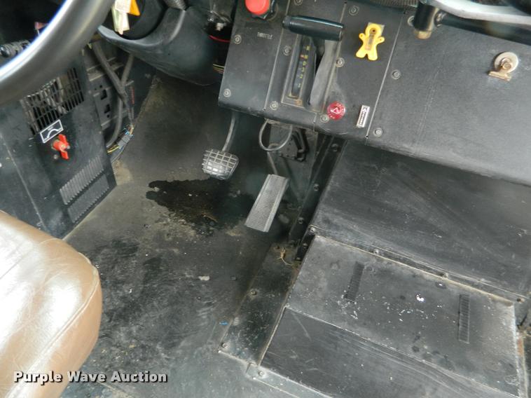 image for item K2589 1995 Chevrolet school bus