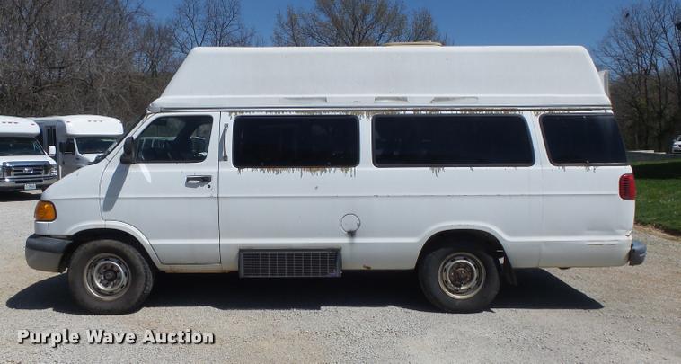 image for item K7677 2000 Dodge Ram Van 3500 handicap accessible van