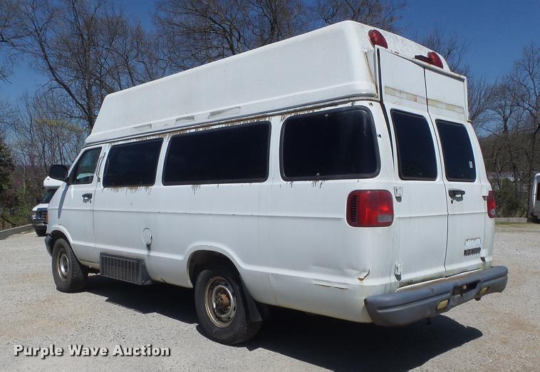 image for item K7677 2000 Dodge Ram Van 3500 handicap accessible van