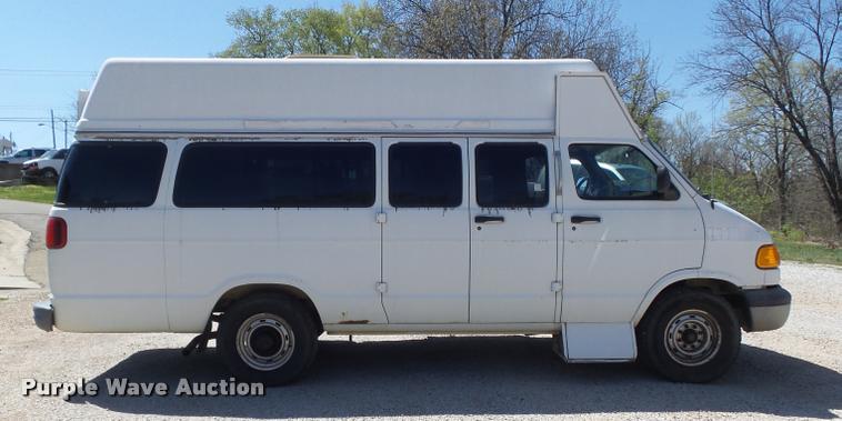 image for item K7677 2000 Dodge Ram Van 3500 handicap accessible van