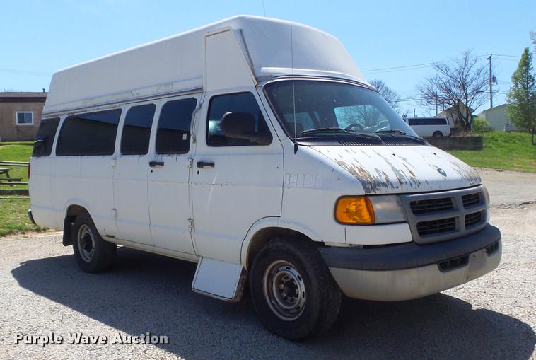 image for item K7677 2000 Dodge Ram Van 3500 handicap accessible van