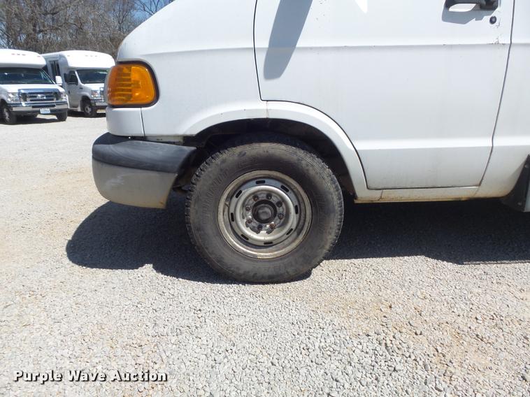 image for item K7677 2000 Dodge Ram Van 3500 handicap accessible van