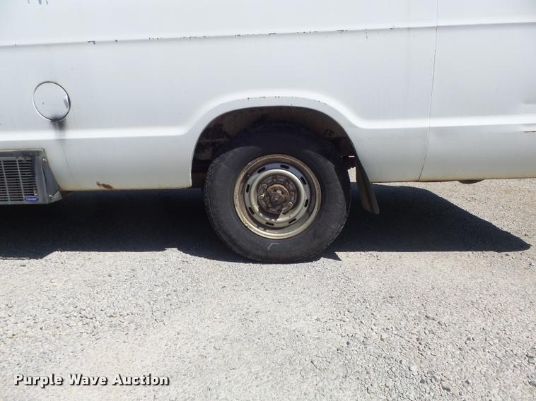 image for item K7677 2000 Dodge Ram Van 3500 handicap accessible van