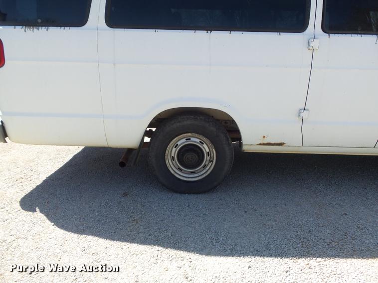 image for item K7677 2000 Dodge Ram Van 3500 handicap accessible van