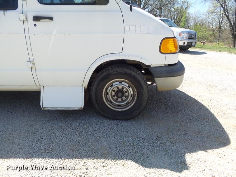 image for item K7677 2000 Dodge Ram Van 3500 handicap accessible van