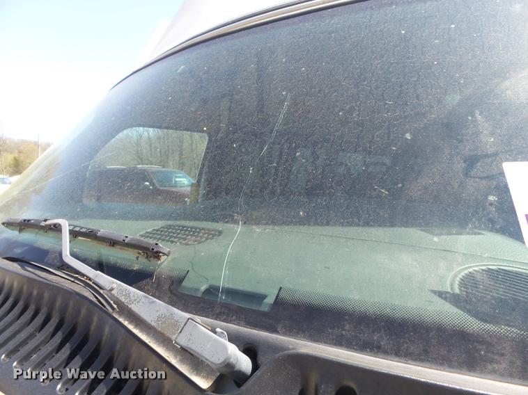 image for item K7677 2000 Dodge Ram Van 3500 handicap accessible van