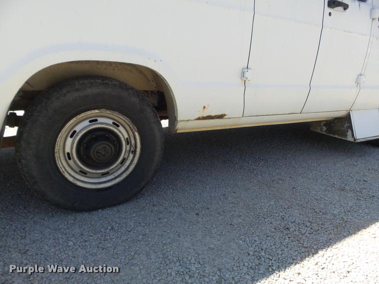 image for item K7677 2000 Dodge Ram Van 3500 handicap accessible van