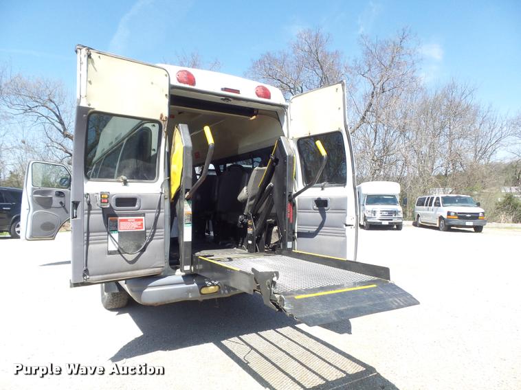 image for item K7677 2000 Dodge Ram Van 3500 handicap accessible van