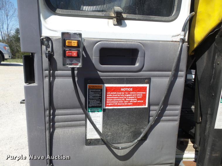 image for item K7677 2000 Dodge Ram Van 3500 handicap accessible van