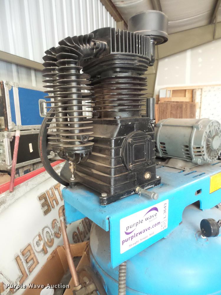 Energair 2 air compressor in Union, MO Item L3643 sold Purple Wave