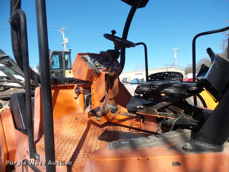 image for item L3647 1999 Hamm HD70 double drum roller