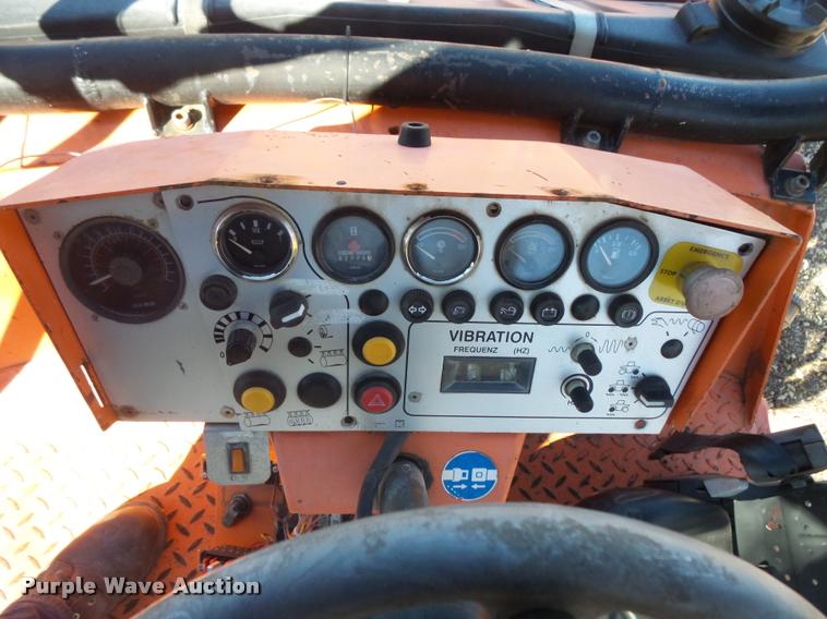 image for item L3647 1999 Hamm HD70 double drum roller