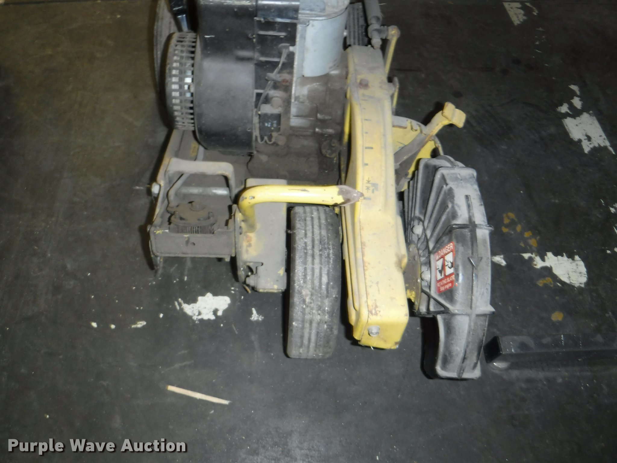 (2) John Deere E35 lawn edgers in Lawrence, KS Item BY9174 sold Purple Wave