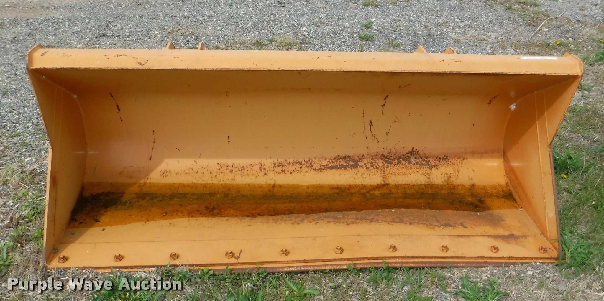 Case loader bucket in Louisburg, KS Item BY9192 sold Purple Wave