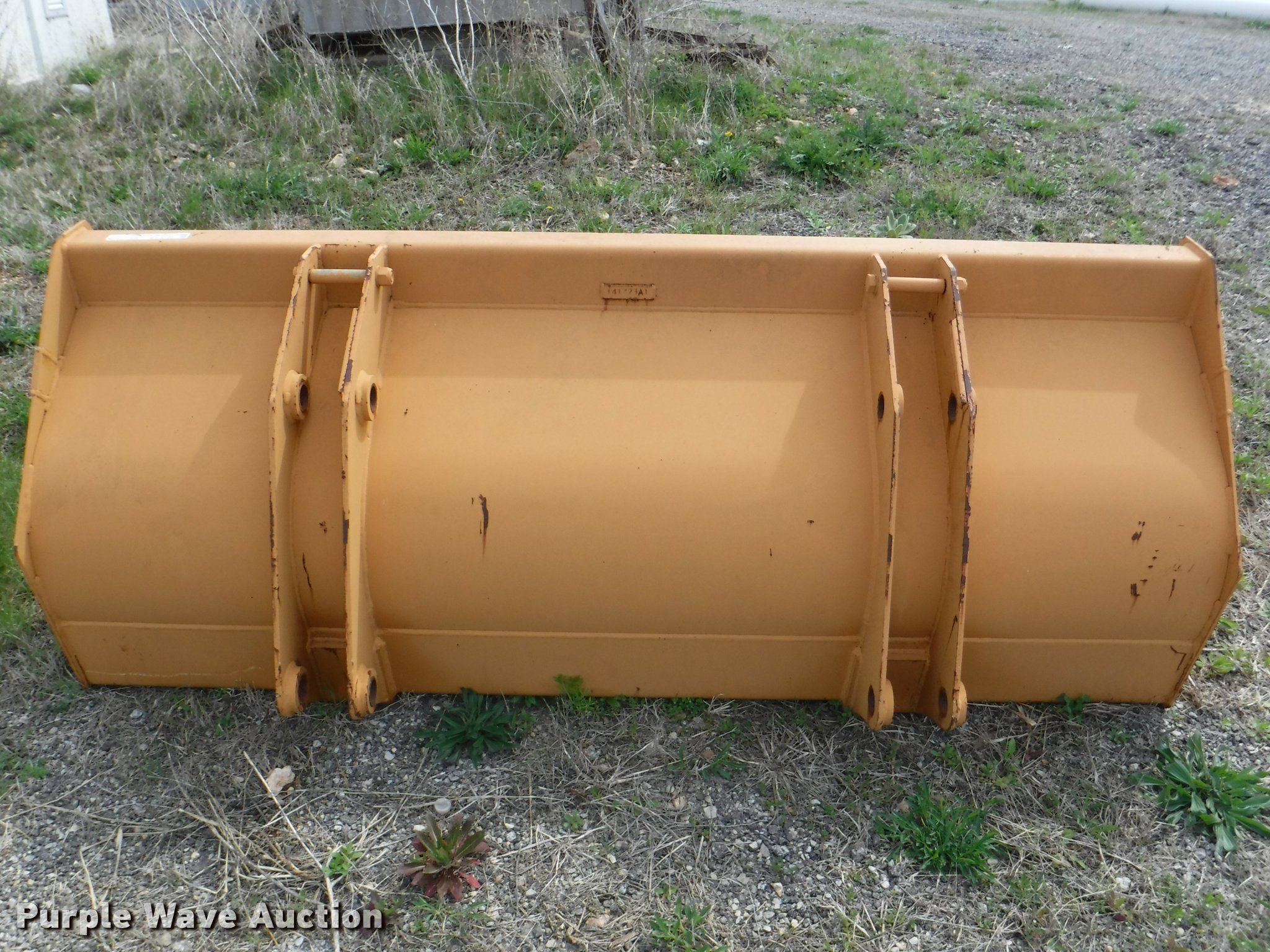 Case loader bucket in Louisburg, KS Item BY9192 sold Purple Wave