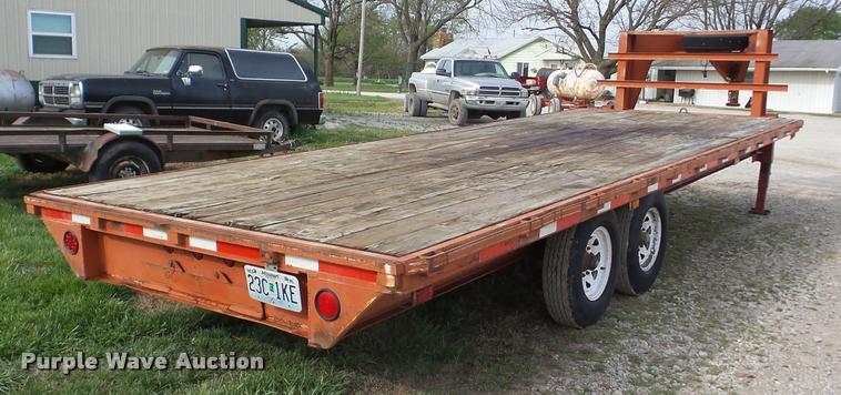 image for item AG9002 1999 Kodiak equipment trailer