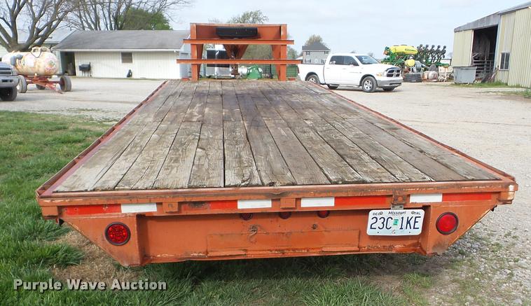 image for item AG9002 1999 Kodiak equipment trailer