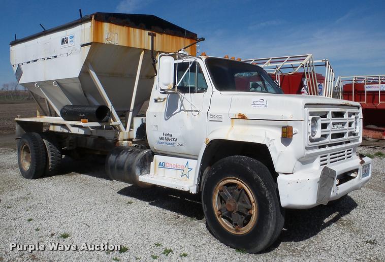 image for item DA1894 1979 GMC 7000 tender truck