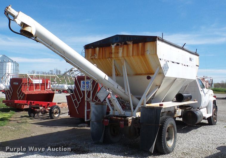 image for item DA1894 1979 GMC 7000 tender truck