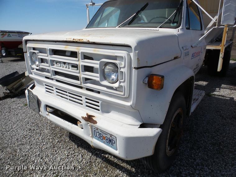 image for item DA1894 1979 GMC 7000 tender truck