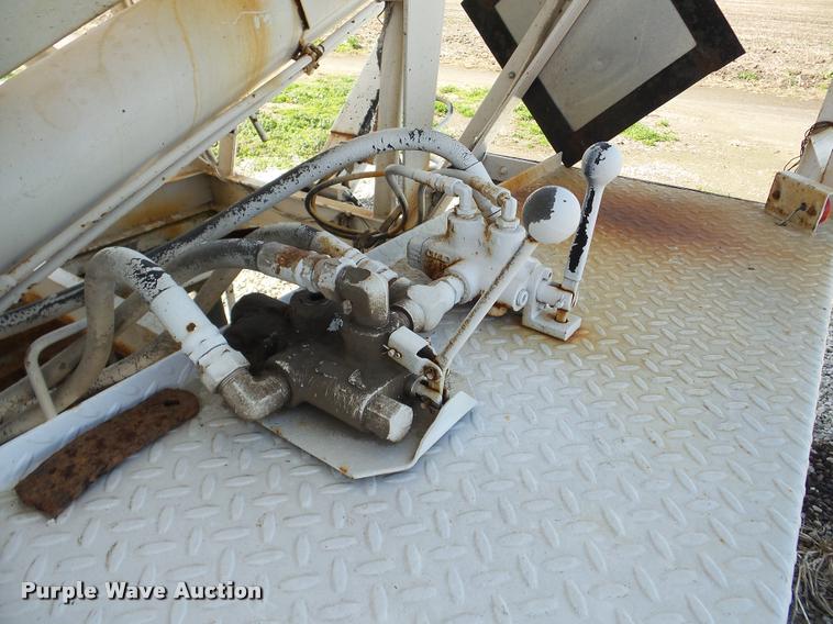 image for item DA1894 1979 GMC 7000 tender truck