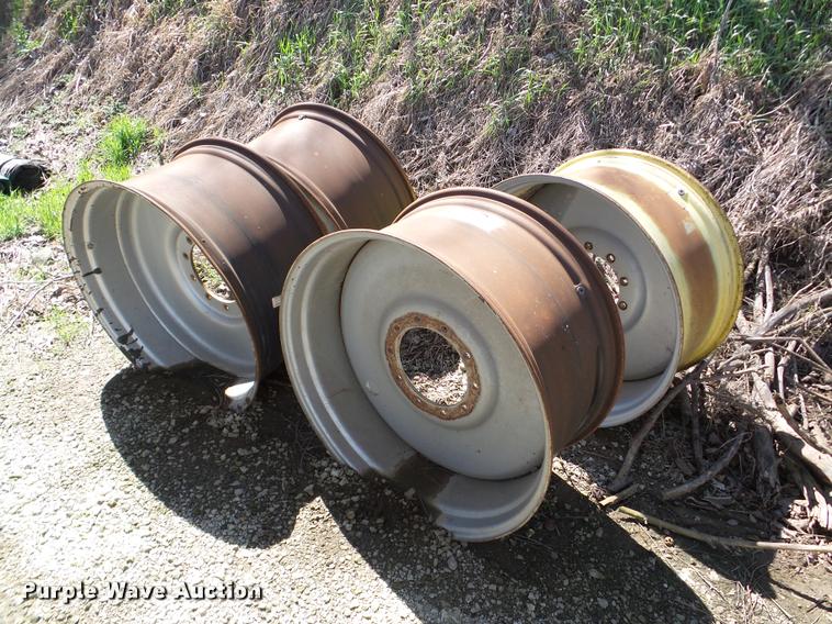 image for item DA1896 (4) John Deere wheels