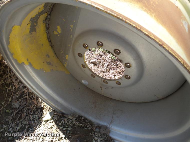 image for item DA1896 (4) John Deere wheels