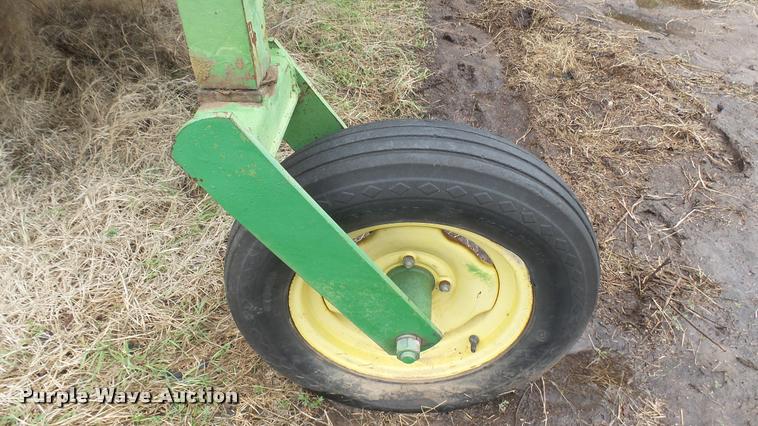 image for item DA2224 John Deere 830 self-propelled windrower