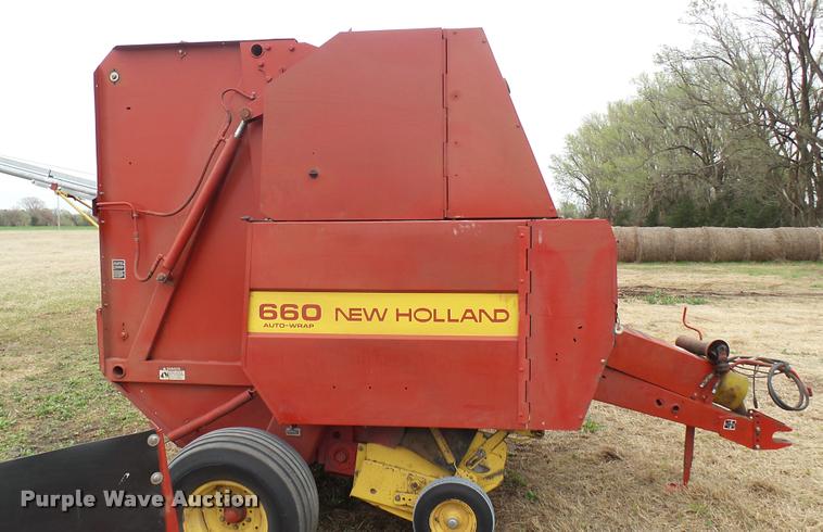 image for item DA2229 1991 New Holland 660 round baler