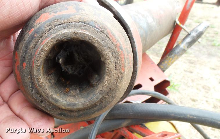 image for item DA2229 1991 New Holland 660 round baler