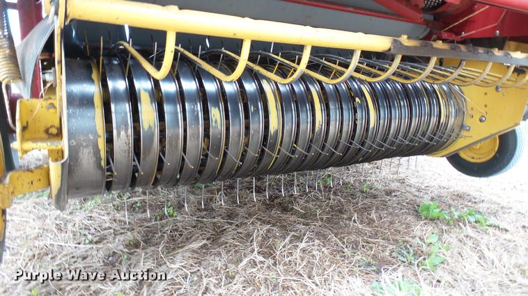 image for item DA2229 1991 New Holland 660 round baler