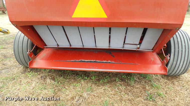 image for item DA2229 1991 New Holland 660 round baler