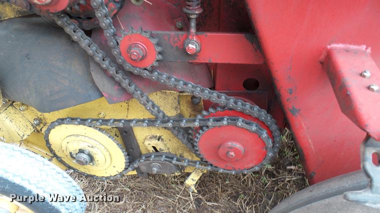 image for item DA2229 1991 New Holland 660 round baler