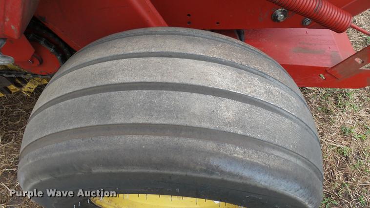 image for item DA2229 1991 New Holland 660 round baler