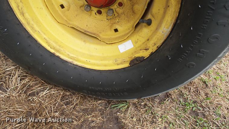 image for item DA2229 1991 New Holland 660 round baler